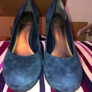 Size 11 Navy Blue Round Toe Heels